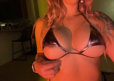 taylorsatomi 高品質モデル 画像