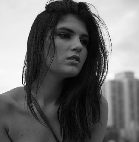 asmr 官能的なオンリーファンズ ヌード 画像