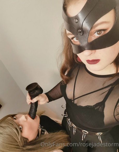 男性のオナニー オンリーファンズ アートヌード 画像