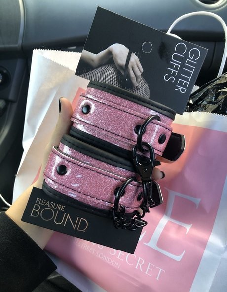 katyakittyxo アダルトスター 写真