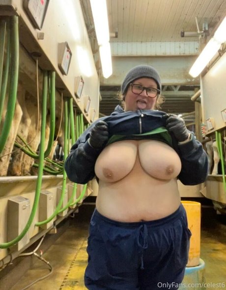 巨乳熟女オンリーファンズ 無料セックス 画像