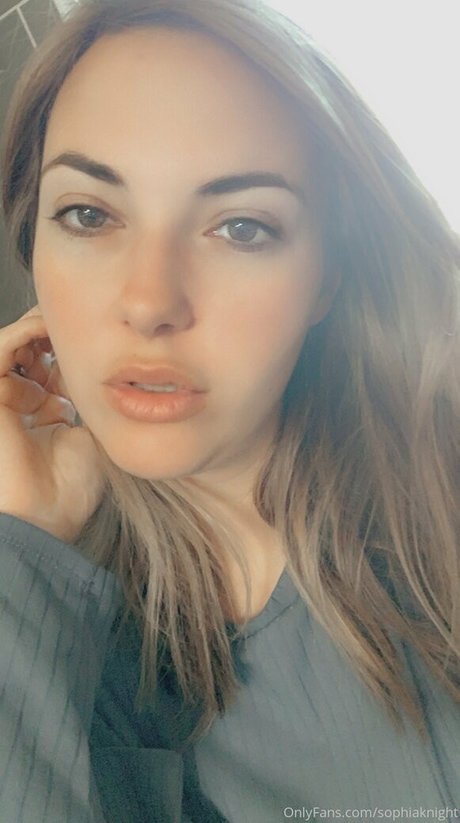 巨乳ストリップオンリーファンズ 無料裸 画像