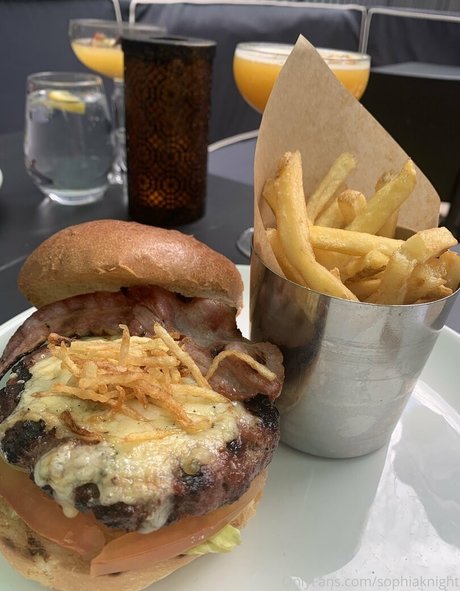 巨乳で痩せているオンリーファンズ 素敵 写真