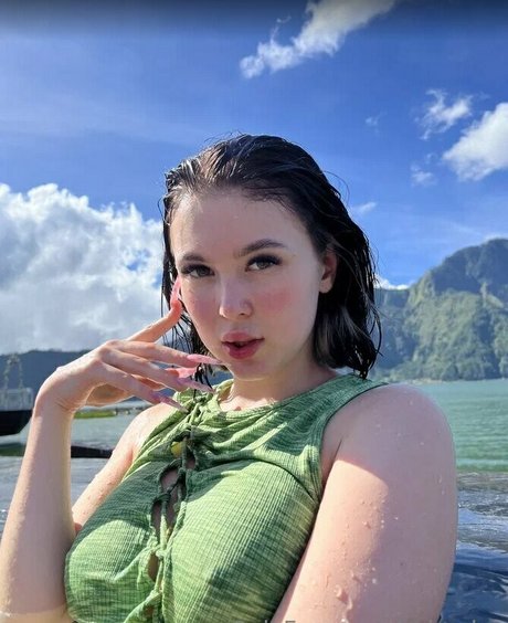 asissska アダルトモデル 画像