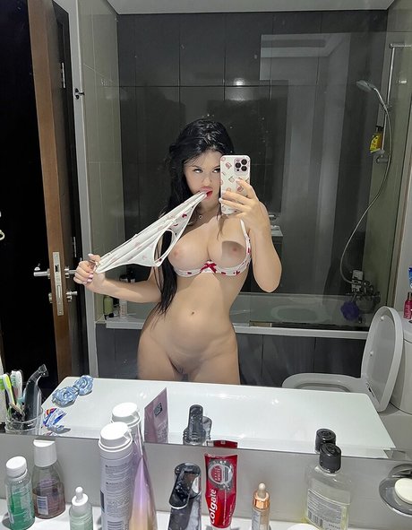 asissska エロティックなスター 画像