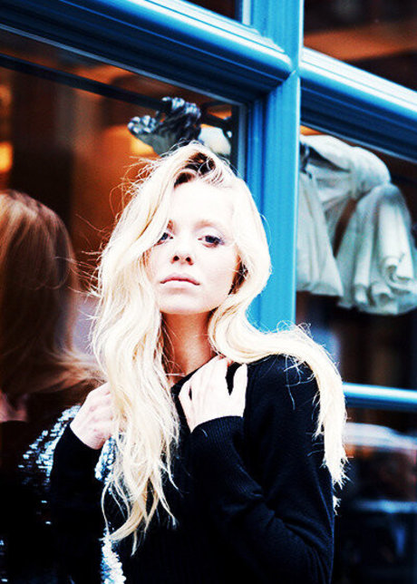 Portia Doubleday ポルノスター 独占 写真