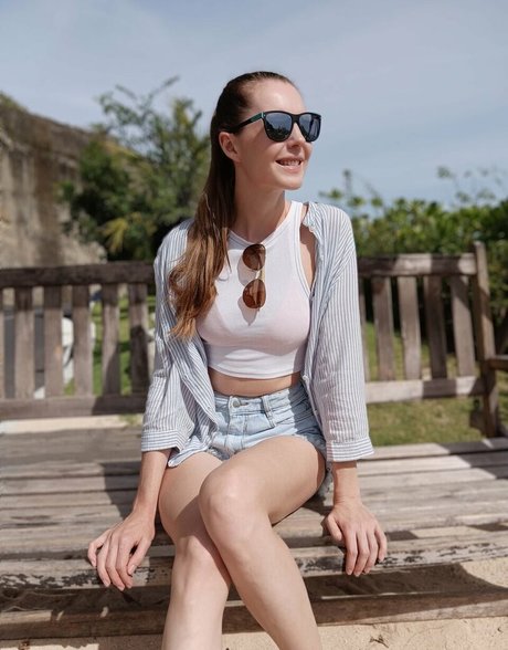 Elena Ross xxxポルノスター アーカイブ