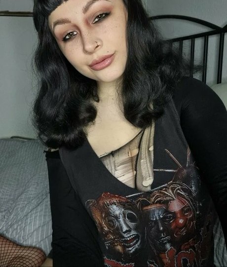 エモな痴女オンリーファンズ トップ 写真