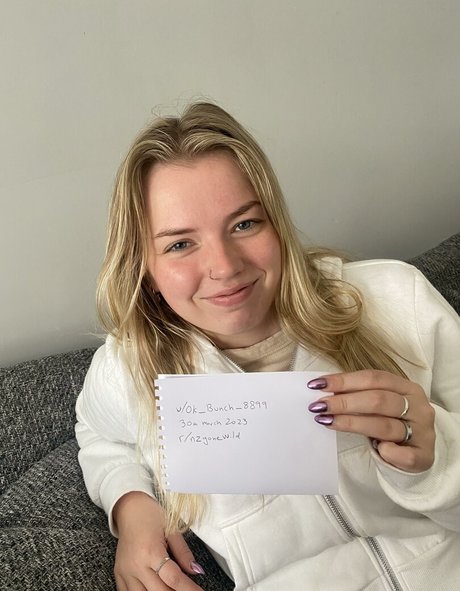 holliesworldd ポルノスター 写真