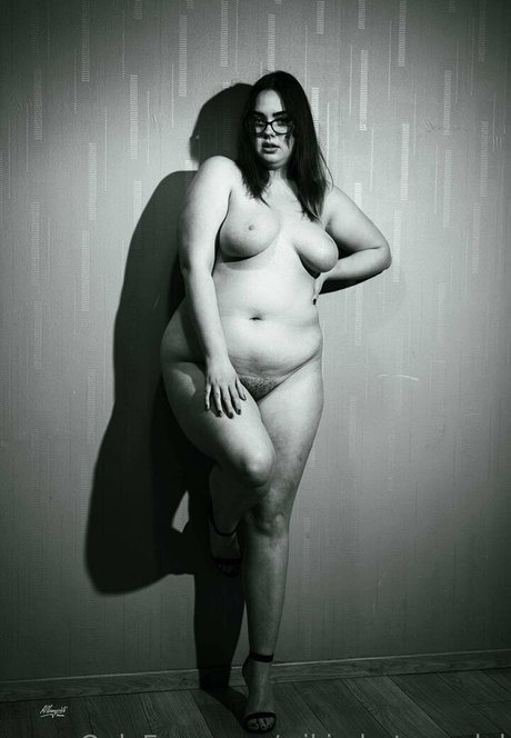 wiki photomodel ポルノ女優 ギャラリー