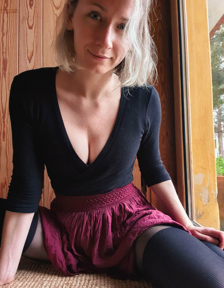 adorable alice ポルノスター ヌード 写真