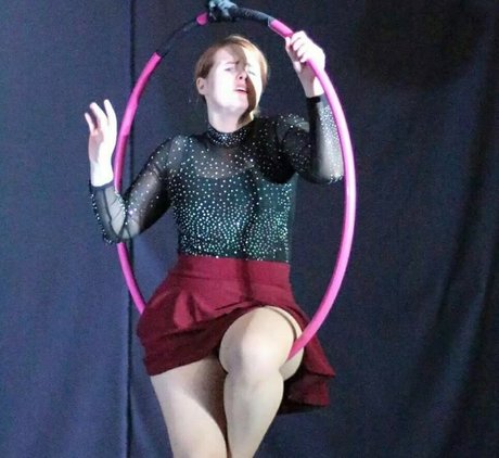 Beth Roars アートポルノスター ギャラリー