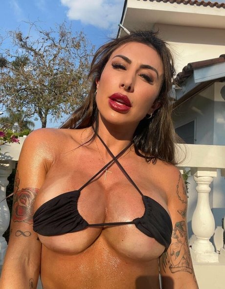 かわいいブロンドのオンリーファンズ セクシーヌード 写真