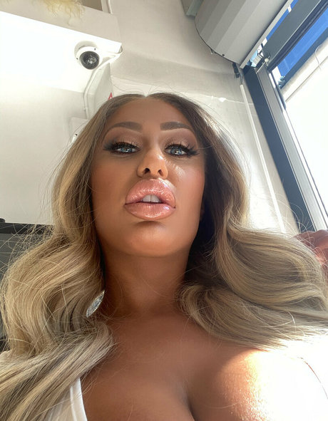 mssnewbooty 素敵なポルノスター 写真