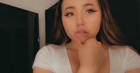 尖ったおっぱいオンリーファンズ アートxxx 写真