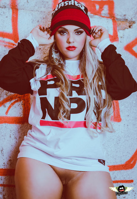 Carine Ivankio ポルノスター 素敵 写真