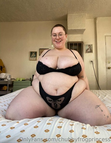 chubbyfrogprincess アートモデル 写真