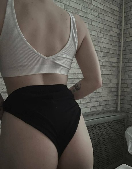 アウトドア 熟女 オンリーファンズ 限定 写真