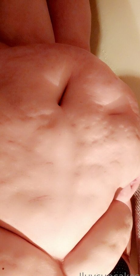 iluvcupcakes 独占女優 写真