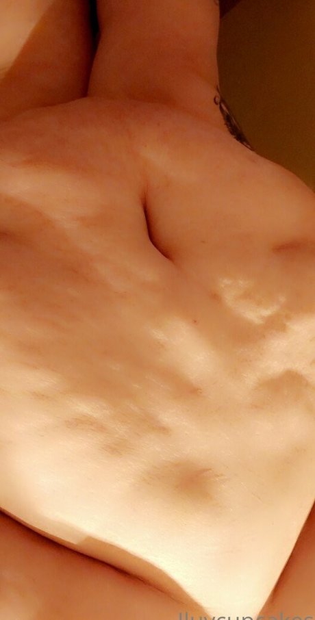 iluvcupcakes ポルノ女優 画像