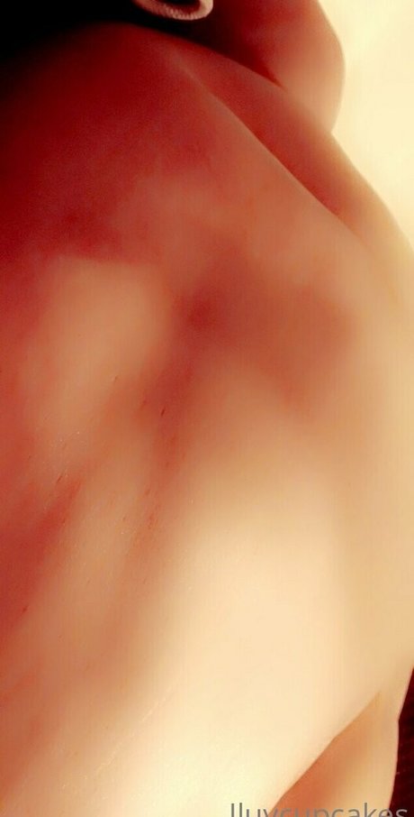 iluvcupcakes ポルノモデル 写真