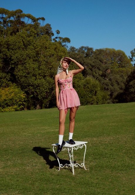 小柄な足オンリーファンズ アートポルノ ギャラリー