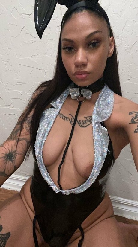 金髪の顔射オンリーファンズ ポルノ 画像