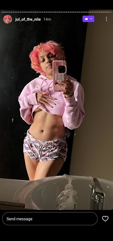 熟女のおっぱいオンリーファンズ 美しい裸 写真