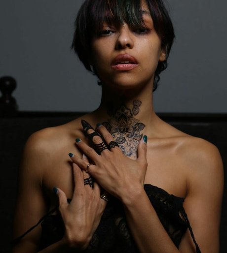 Julya Antoinette アダルトスター 写真