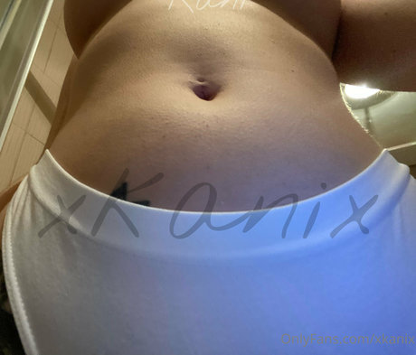 xkanix 素敵なポルノスター 写真