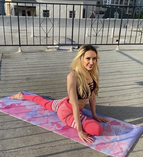 巨尻熟女オンリーファンズ 裸 写真