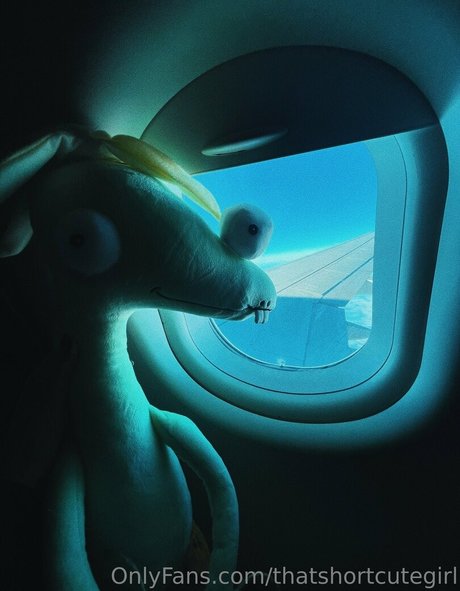 デカ尻ティーンオンリーファンズ ポルノ 画像