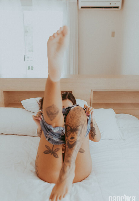 巨乳で痩せているオンリーファンズ 無料セクシー 画像