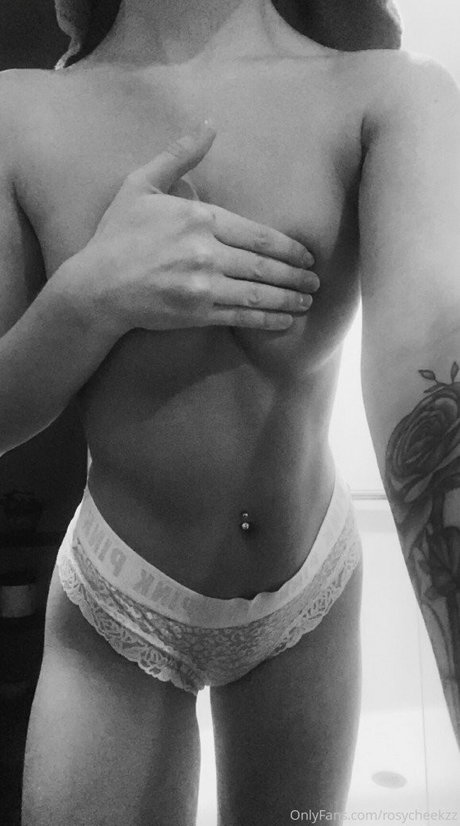 rosycheekzz 可愛いモデル 写真