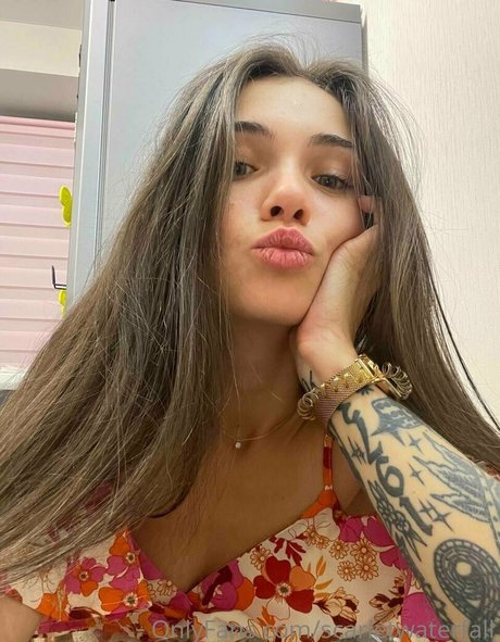 ストリップショー オンリーファンズ 無料ヌード アーカイブ