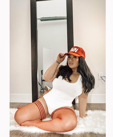 ニューハーフが男とセックスするオンリーファンズ アートヌード 写真