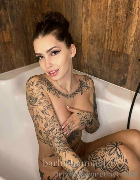 エモな痴女オンリーファンズ セクシーヌード ギャラリー