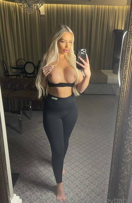 巨大ディルドオンリーファンズ 美しいヌード ギャラリー