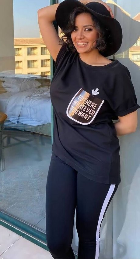 Sahar El Sayegh エロティックなポルノスター 写真