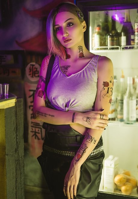 Speedy Cosplay スター 裸 写真