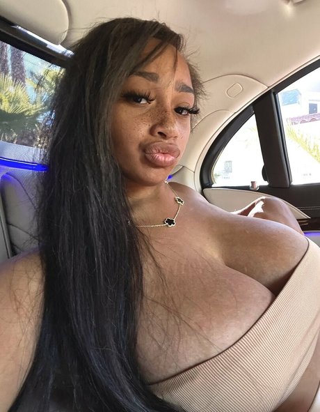 Lexxiibaebie ホットなポルノスター 写真