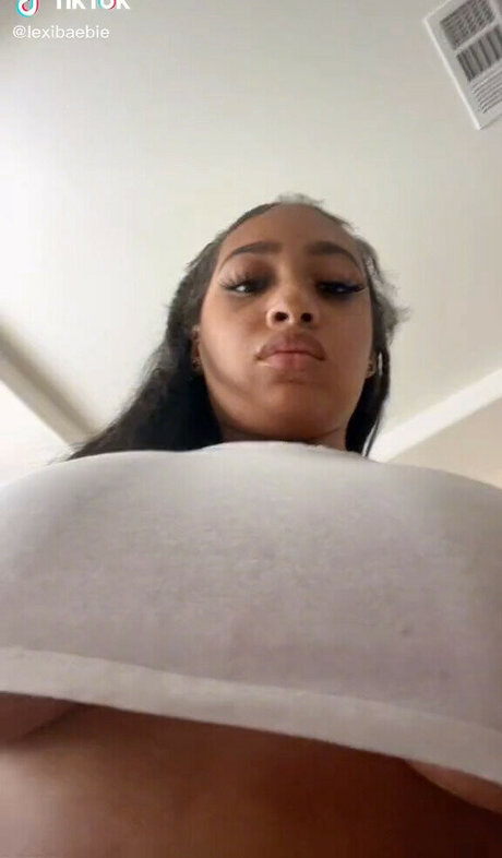 太い足のオンリーファンズ アダルト無料 写真