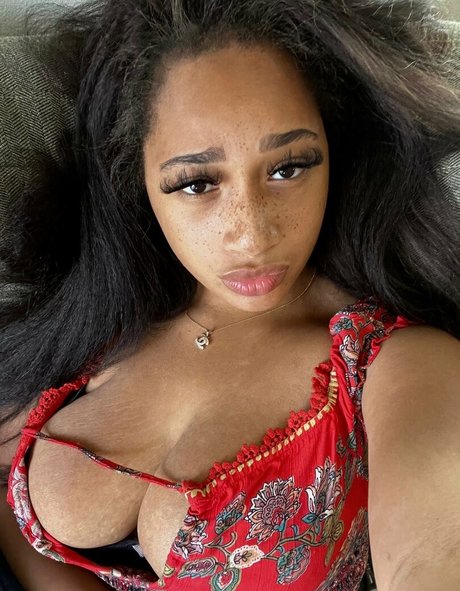 Lexxiibaebie 完璧なポルノスター 画像