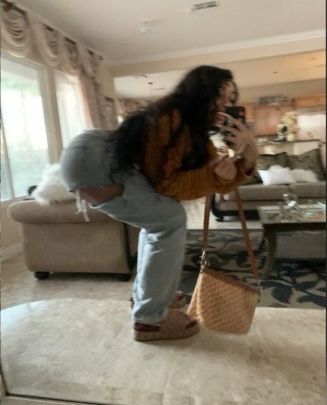 切断者オンリーファンズ 無料裸 写真