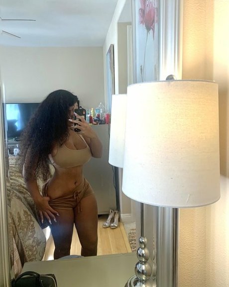 Lexxiibaebie セクシーなポルノスター 写真