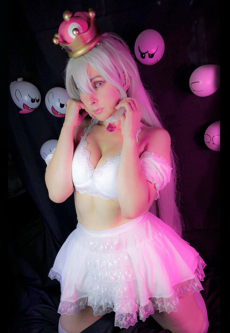 曲線美のランジェリーオンリーファンズ 無料ポルノ 画像