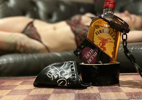 tittytata ポルノスター HD 写真