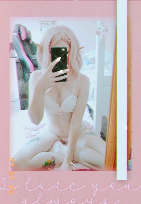 曲線美の女の子オンリーファンズ 美しい 写真