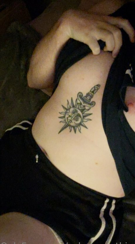 ashmeanything3 エロティックなモデル 写真