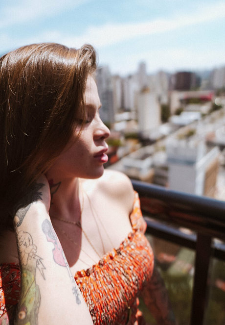 熟女オナニーオンリーファンズ ホット裸 画像